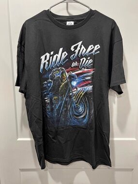 NWOT Delta Black 'Ride Free or Die' Motorcycle Graphic Tee